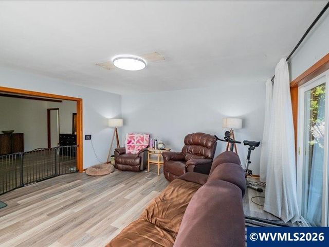 1051 24th Av SE, Albany, OR 97322
