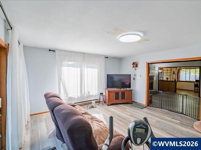 1051 24th Av SE, Albany, OR 97322