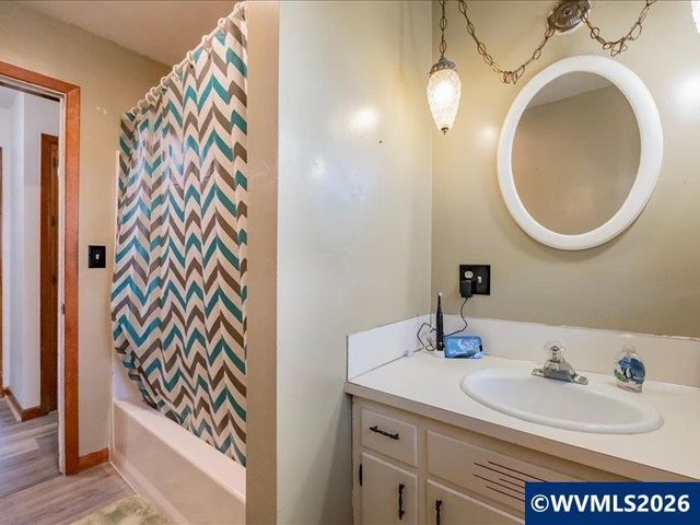 1051 24th Av SE, Albany, OR 97322