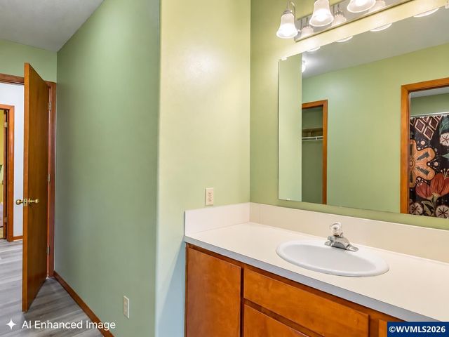 1051 24th Av SE, Albany, OR 97322