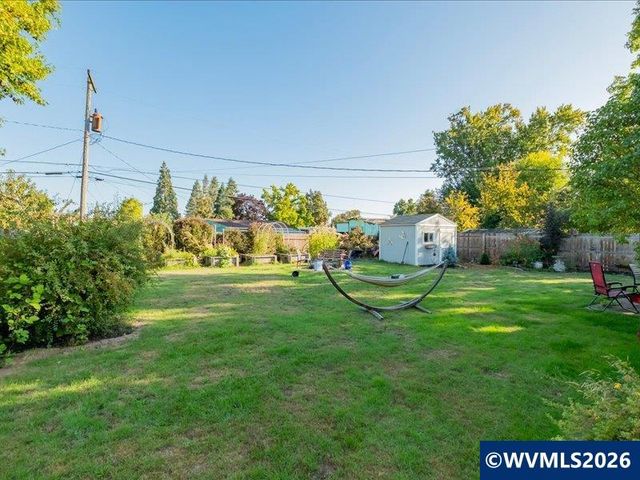 1051 24th Av SE, Albany, OR 97322