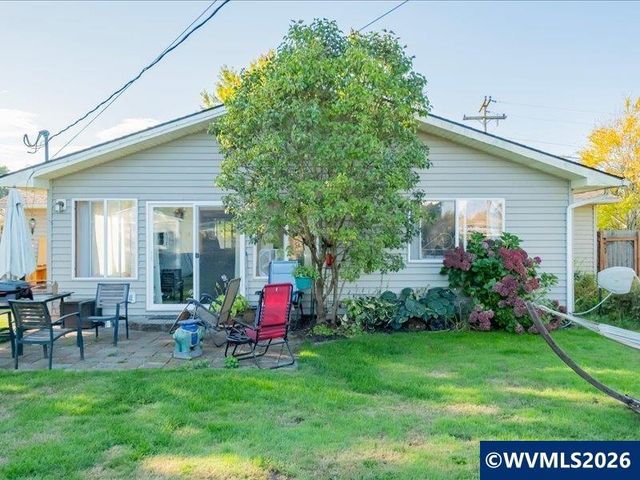 1051 24th Av SE, Albany, OR 97322