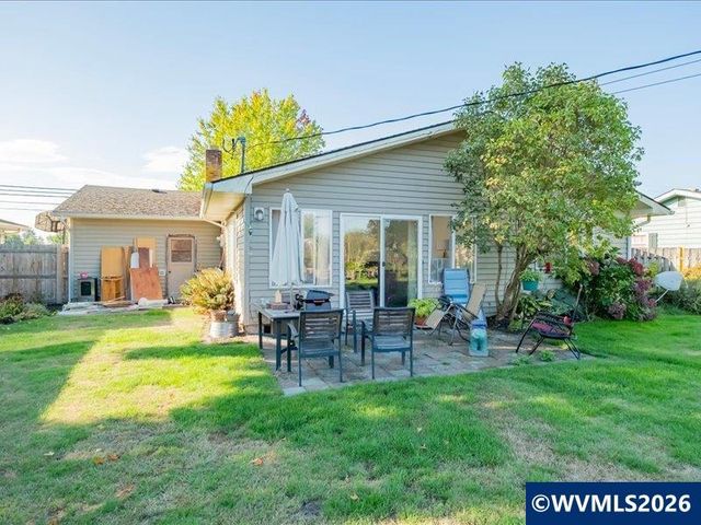 1051 24th Av SE, Albany, OR 97322