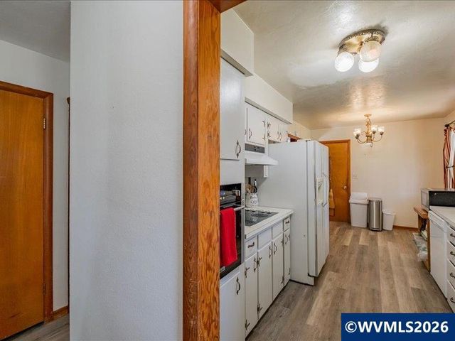 1051 24th Av SE, Albany, OR 97322