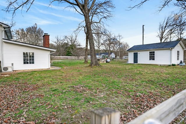 105 Inglewood DR, Tullahoma, TN 37388