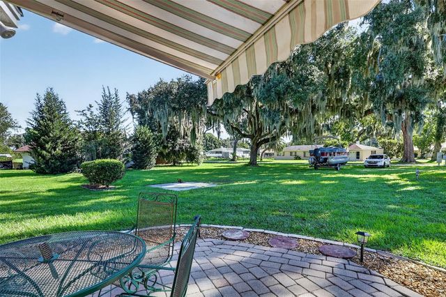 22 E BAY AVENUE, Yalaha, FL 34797