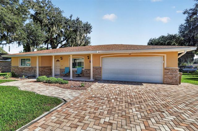 22 E BAY AVENUE, Yalaha, FL 34797