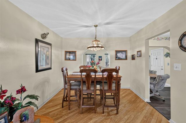 22 E BAY AVENUE, Yalaha, FL 34797