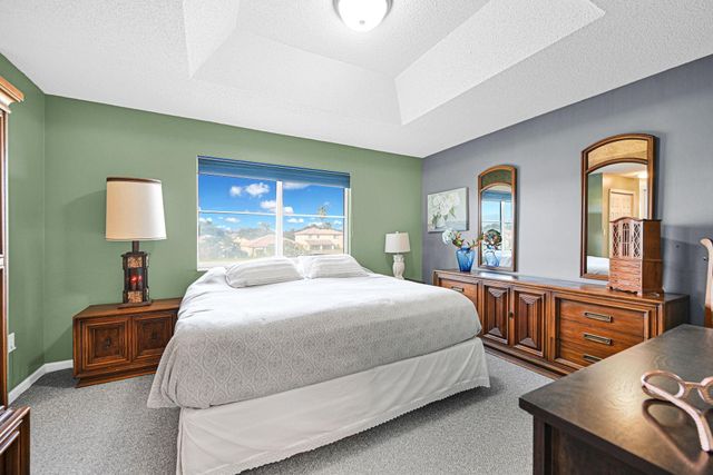 251 W Forest Oak Circle, Davie, FL 33325