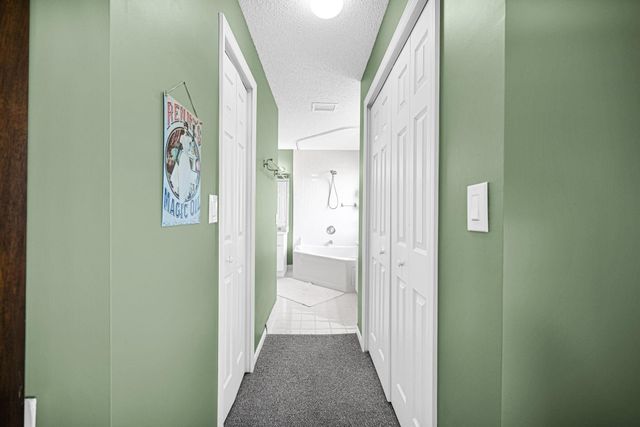 251 W Forest Oak Circle, Davie, FL 33325