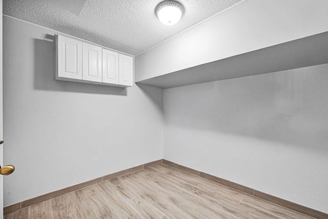 251 W Forest Oak Circle, Davie, FL 33325