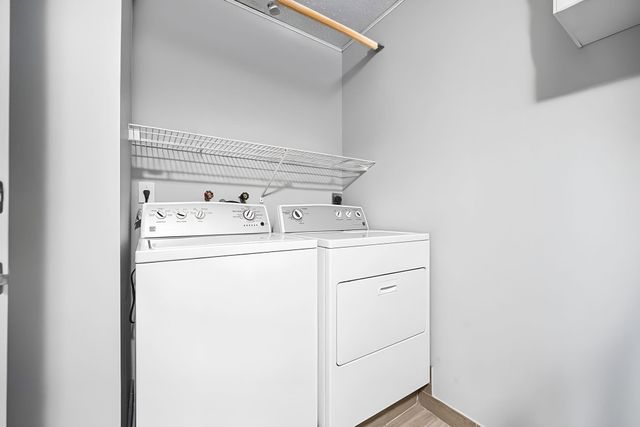 251 W Forest Oak Circle, Davie, FL 33325