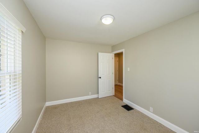 2117 S Beacon Street, Muncie, IN 47302