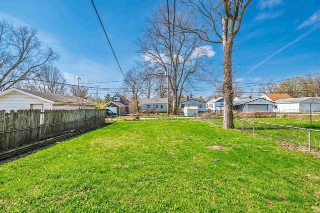 2117 S Beacon Street, Muncie, IN 47302