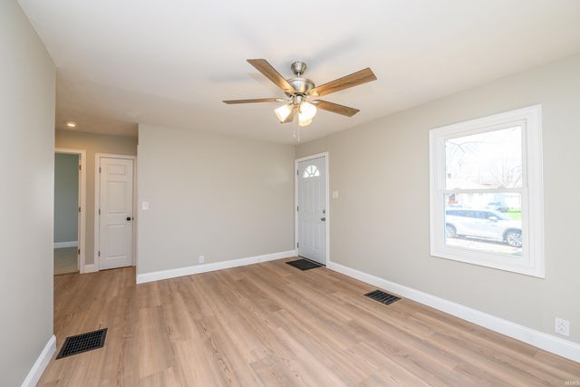 2117 S Beacon Street, Muncie, IN 47302
