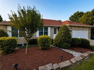 125 Hatchell Road, Tonganoxie, KS 66086