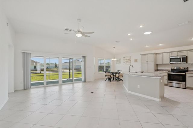 3279 DZURO DRIVE, Oxford, FL 34484