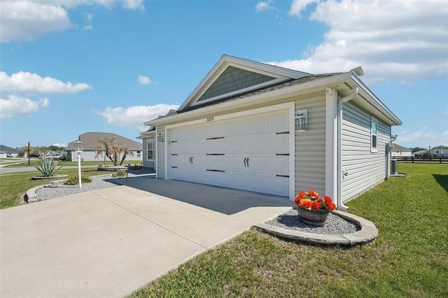 3279 DZURO DRIVE, Oxford, FL 34484