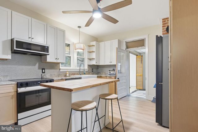 40 MABLE LN, Berkeley Springs, WV 25411