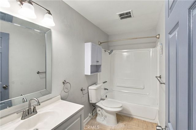 725 Coronado Ave 112, Long Beach, CA 90804