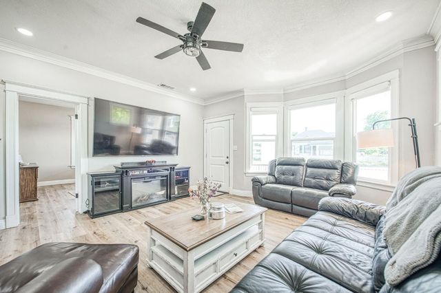 1601 19th Avenue, Kingsburg, CA 93631