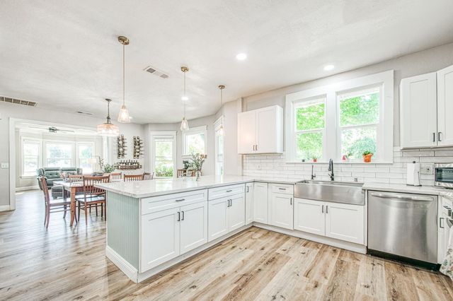 1601 19th Avenue, Kingsburg, CA 93631