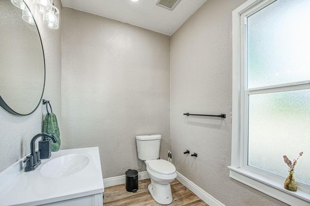 1601 19th Avenue, Kingsburg, CA 93631