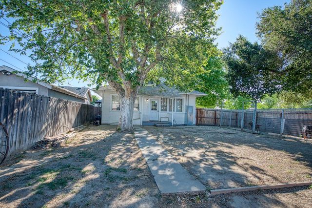 1601 19th Avenue, Kingsburg, CA 93631