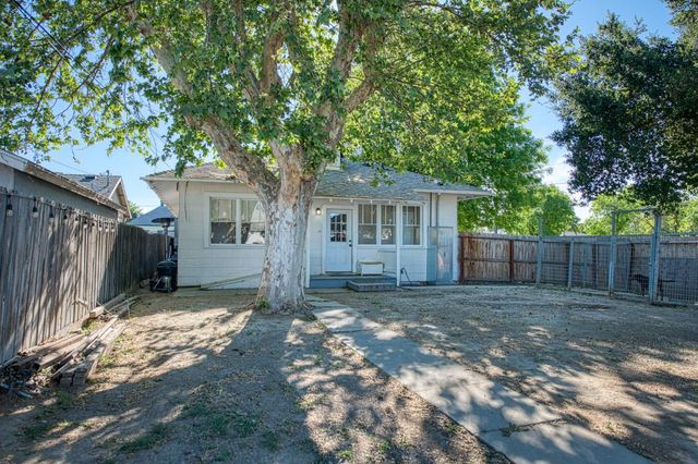 1601 19th Avenue, Kingsburg, CA 93631