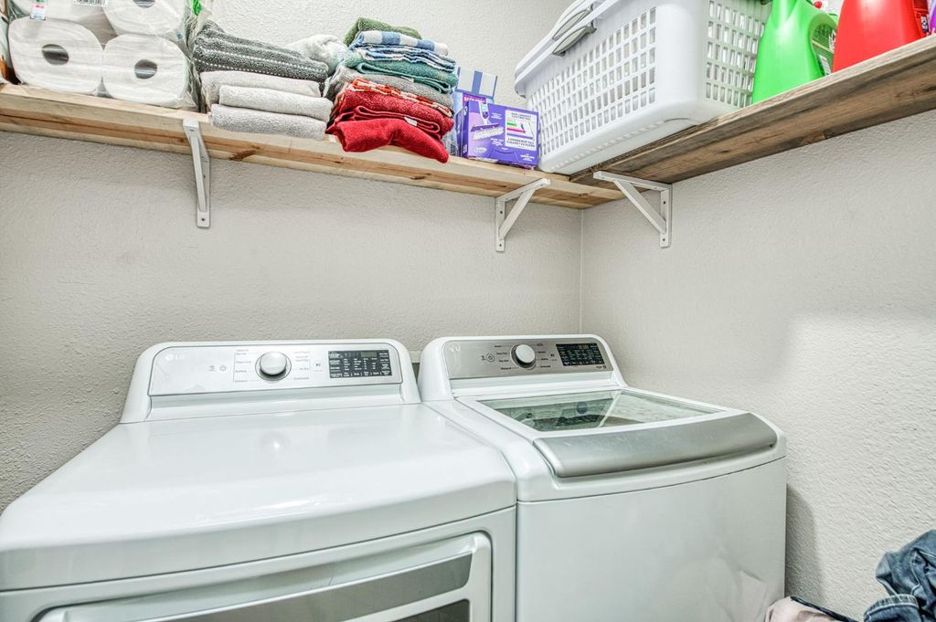 Image 28 of property listing at 1601 19th Avenue, Kingsburg, CA 93631
