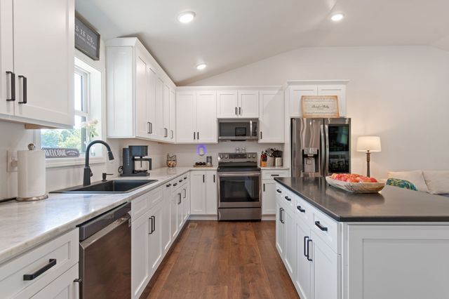 2981 Summertown Hwy, Summertown, TN 38483