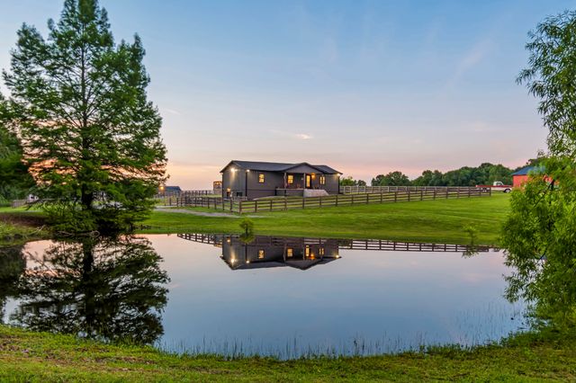 2981 Summertown Hwy, Summertown, TN 38483