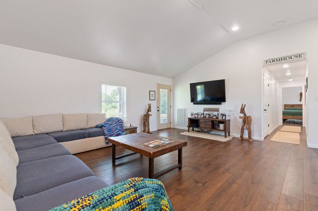 2981 Summertown Hwy, Summertown, TN 38483