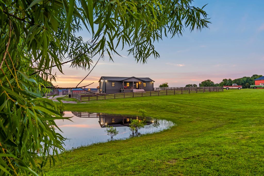 2981 Summertown Hwy, Summertown, TN 38483