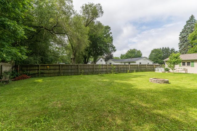 2404 Chaparral Street, Kalamazoo Twp, MI 49006