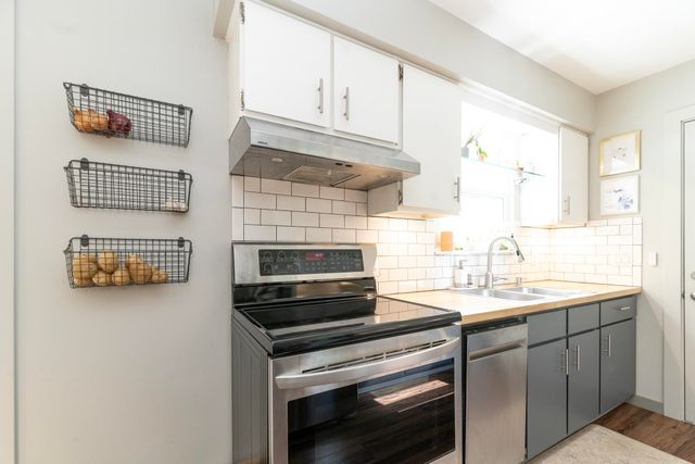 2404 Chaparral Street, Kalamazoo Twp, MI 49006