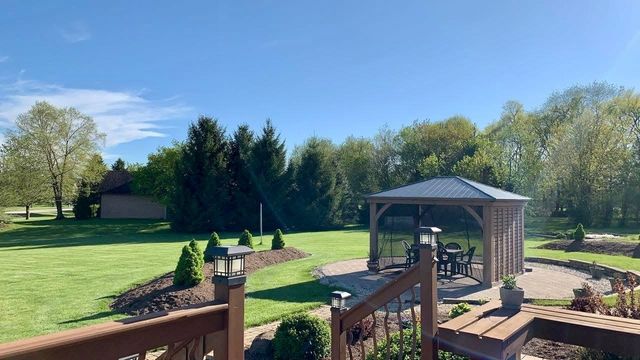 2303 Fox Bluff Lane, Spring Grove, IL 60081