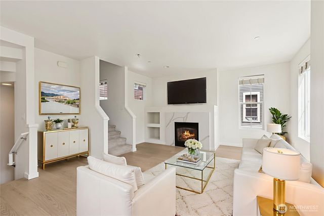 861 5th Place NE, Issaquah, WA 98029