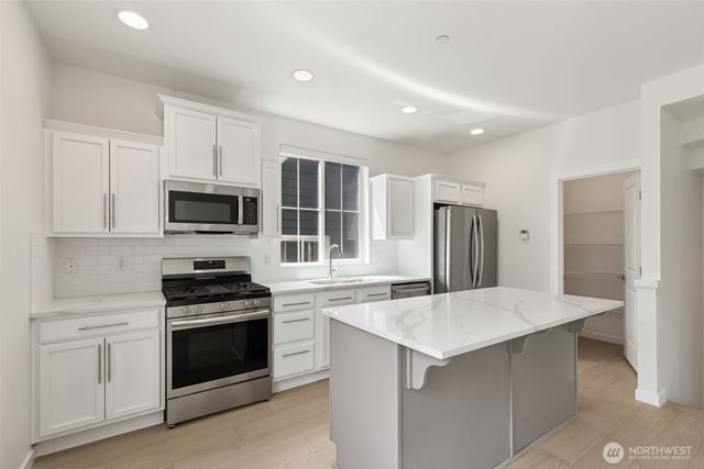 861 5th Place NE, Issaquah, WA 98029