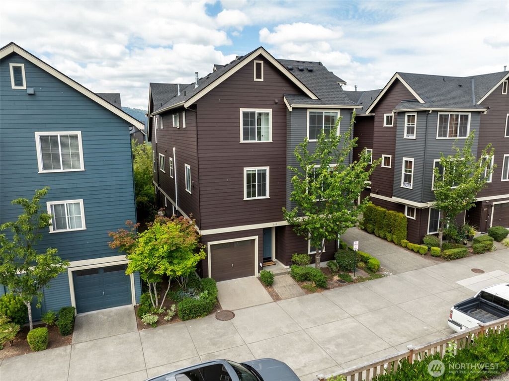 861 5th Place NE, Issaquah, WA 98029