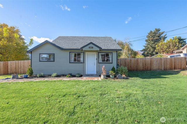 646 N Gale Place, East Wenatchee, WA 98802