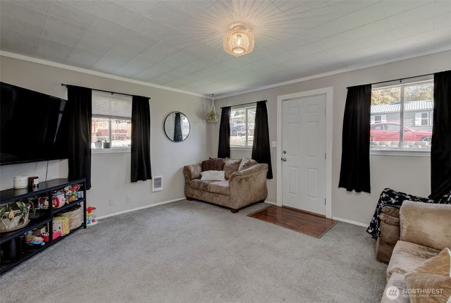 646 N Gale Place, East Wenatchee, WA 98802