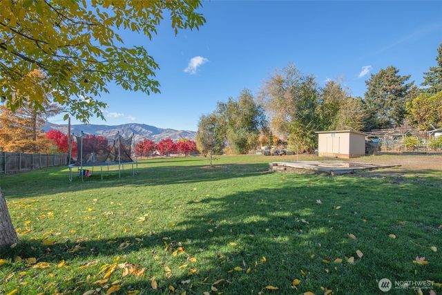 646 N Gale Place, East Wenatchee, WA 98802