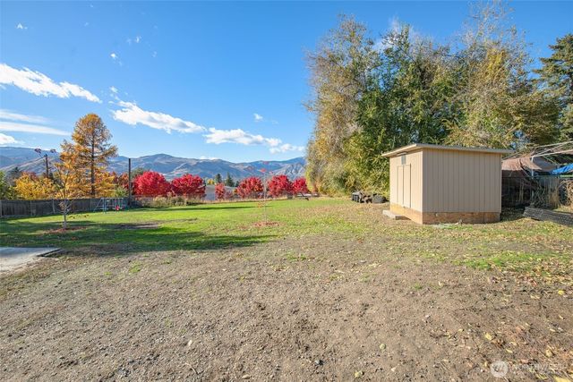 646 N Gale Place, East Wenatchee, WA 98802