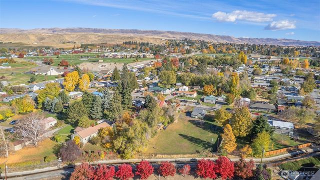 646 N Gale Place, East Wenatchee, WA 98802