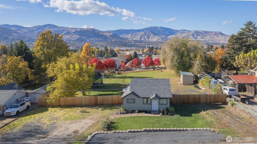 646 N Gale Place, East Wenatchee, WA 98802