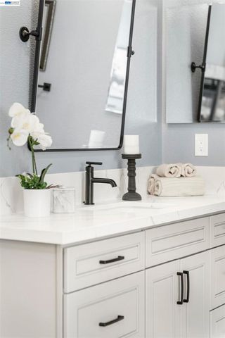 1635 Embassy Cir, Livermore, CA 94550