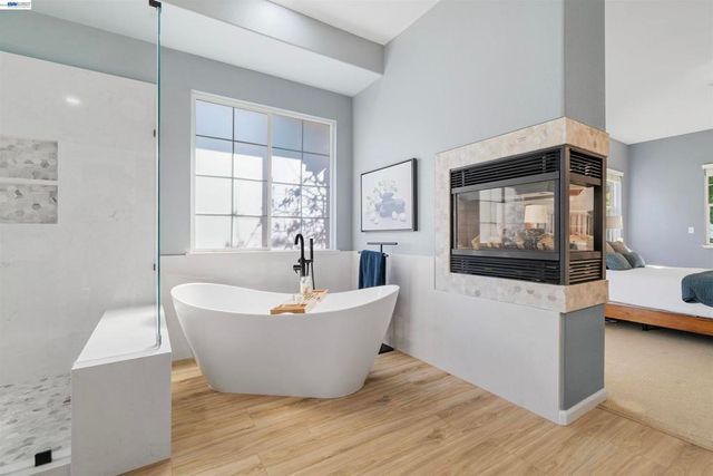 1635 Embassy Cir, Livermore, CA 94550