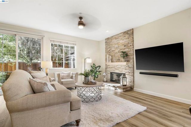 1635 Embassy Cir, Livermore, CA 94550