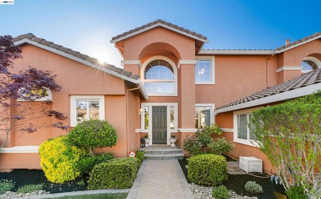 1635 Embassy Cir, Livermore, CA 94550